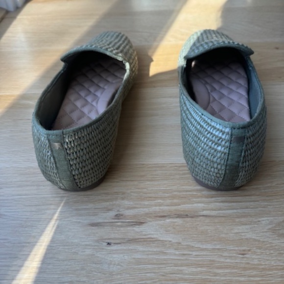 Birdies womens flat starling light olive green raffia shoes size 9 NWOT w/box - Picture 2 of 4